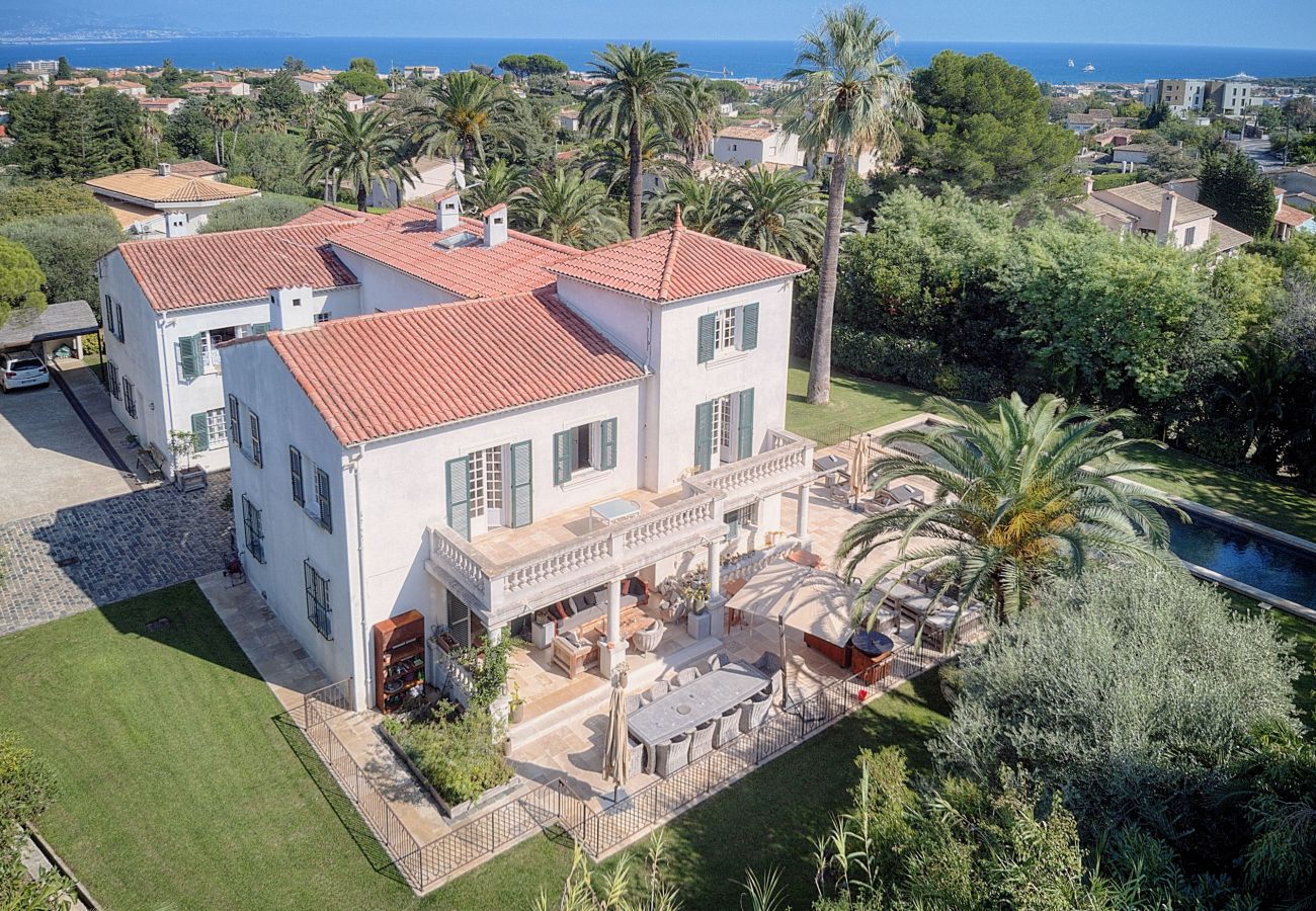 Villa in Antibes - LE BEAUVERT