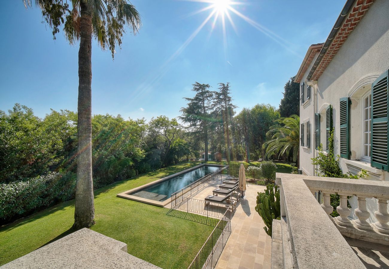 Villa in Antibes - LE BEAUVERT