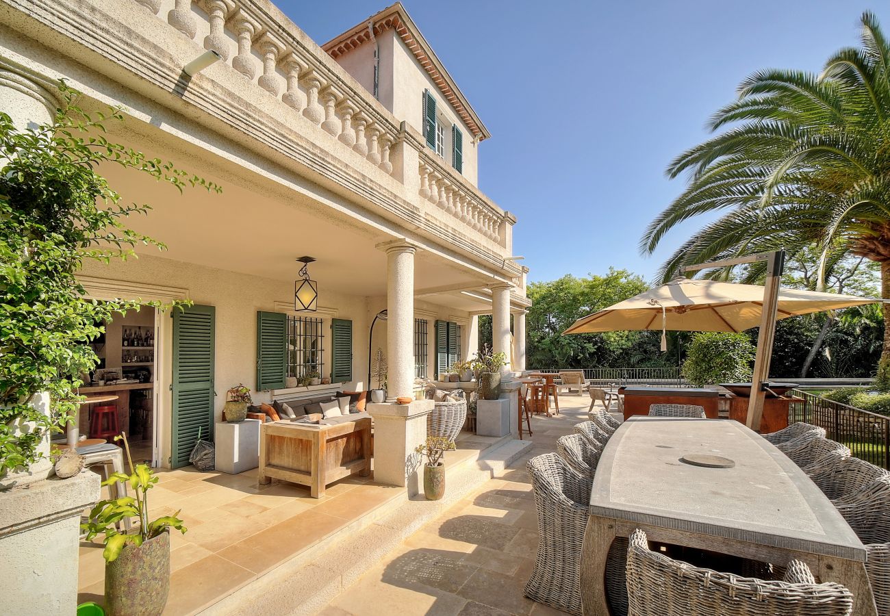 Villa in Antibes - LE BEAUVERT